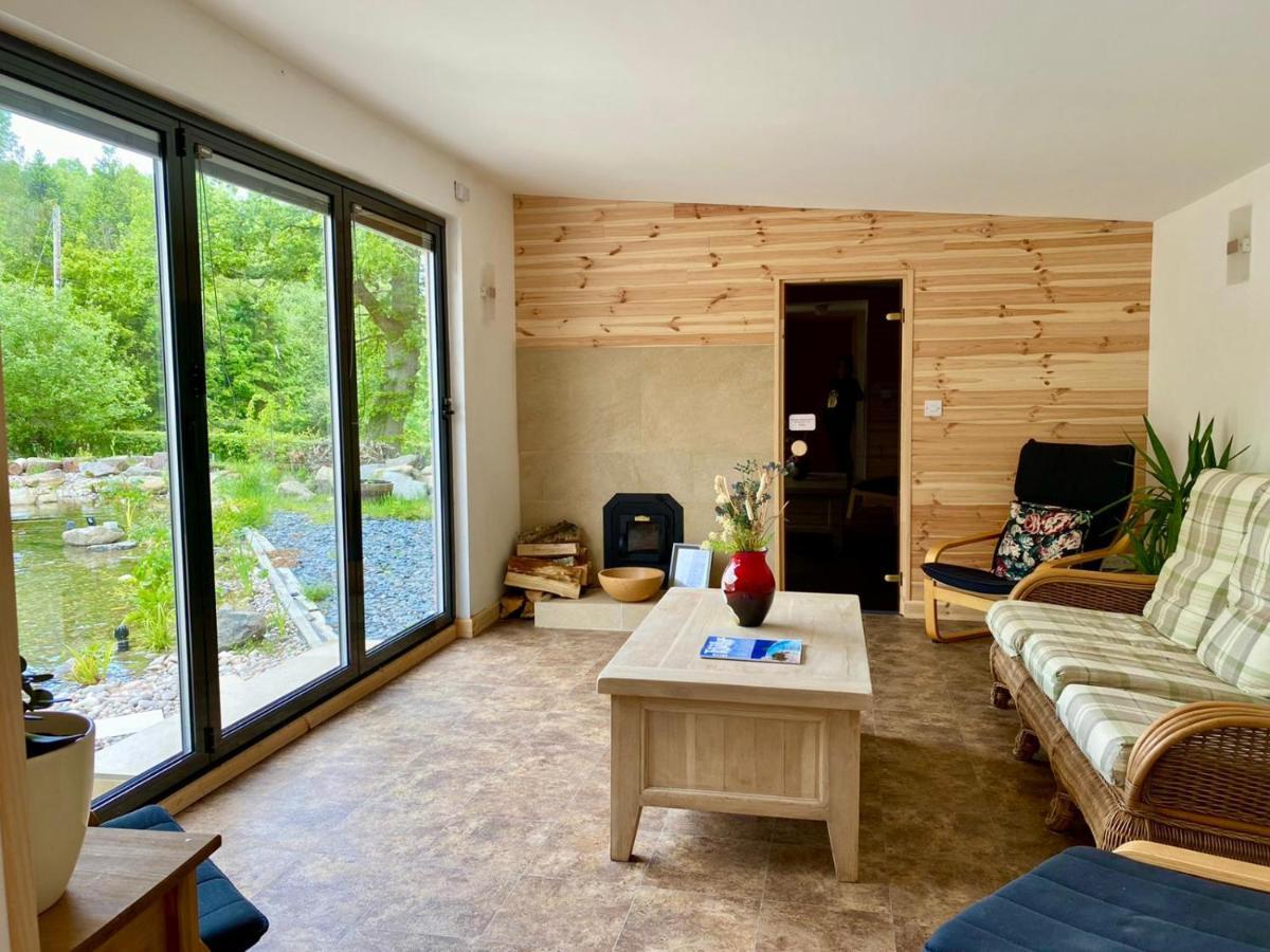 Mid-Wales Farmhouse, Swimming Pool, Tranquil Countryside Views, Sleeps 14 Meifod ภายนอก รูปภาพ