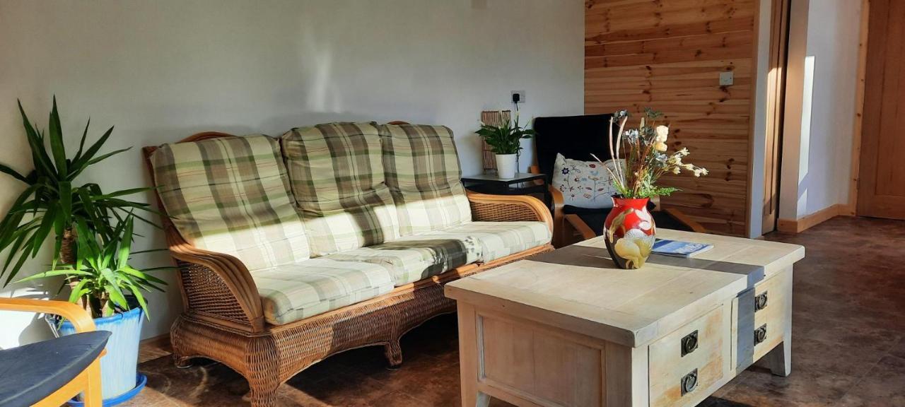 Mid-Wales Farmhouse, Swimming Pool, Tranquil Countryside Views, Sleeps 14 Meifod ภายนอก รูปภาพ