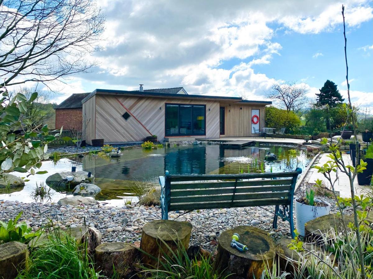 Mid-Wales Farmhouse, Swimming Pool, Tranquil Countryside Views, Sleeps 14 Meifod ภายนอก รูปภาพ