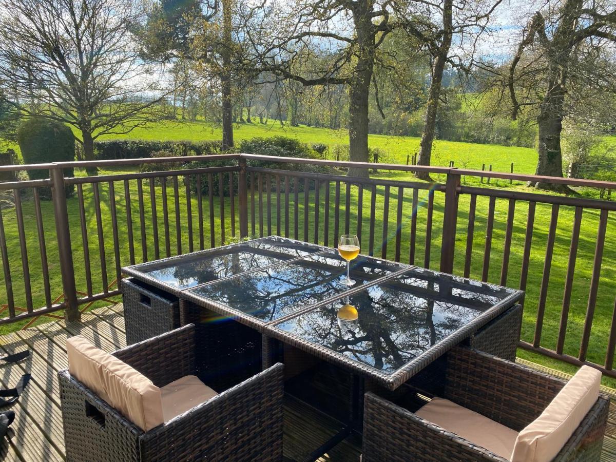 Mid-Wales Farmhouse, Swimming Pool, Tranquil Countryside Views, Sleeps 14 Meifod ภายนอก รูปภาพ