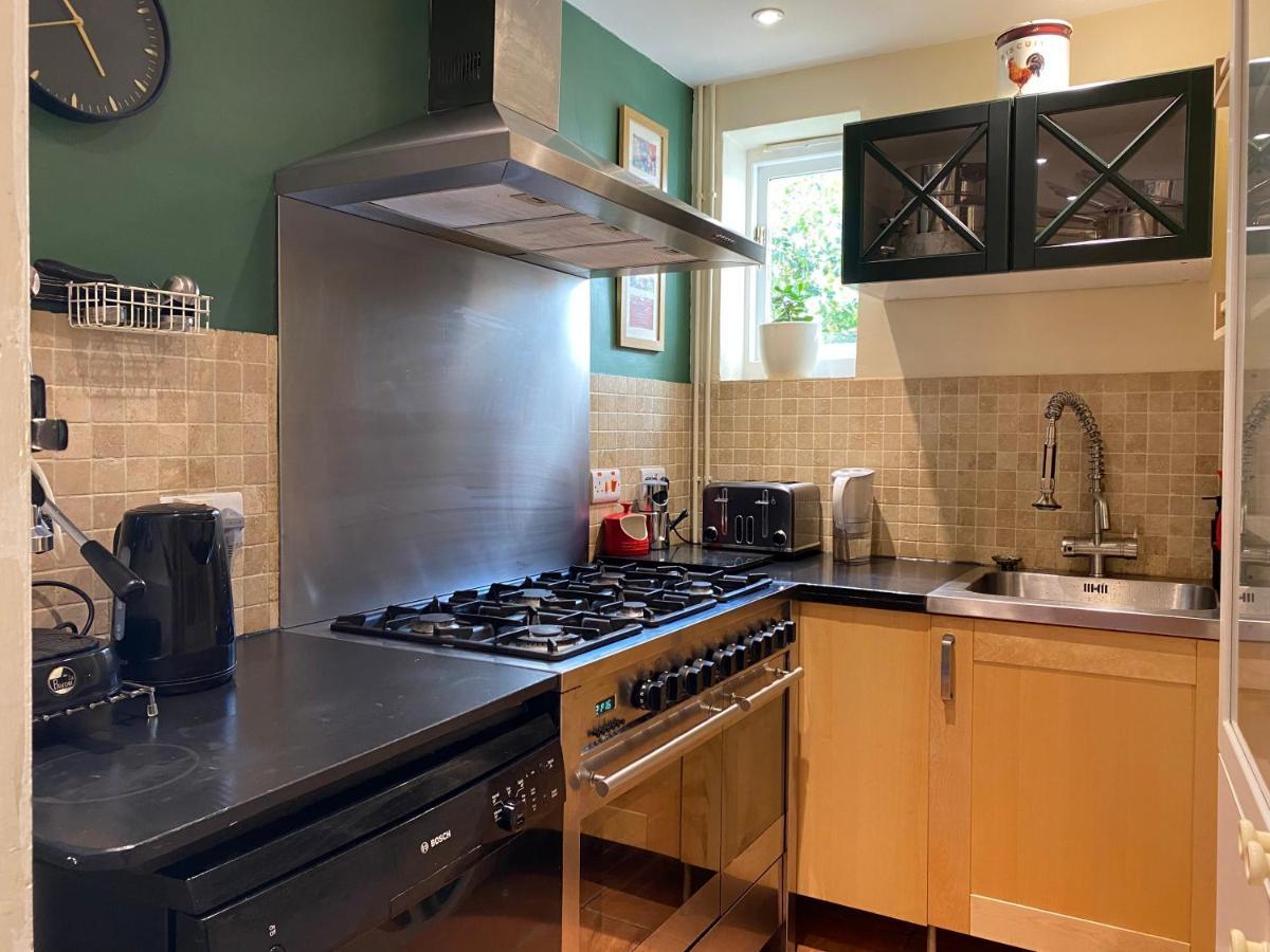 Mid-Wales Farmhouse, Swimming Pool, Tranquil Countryside Views, Sleeps 14 Meifod ภายนอก รูปภาพ