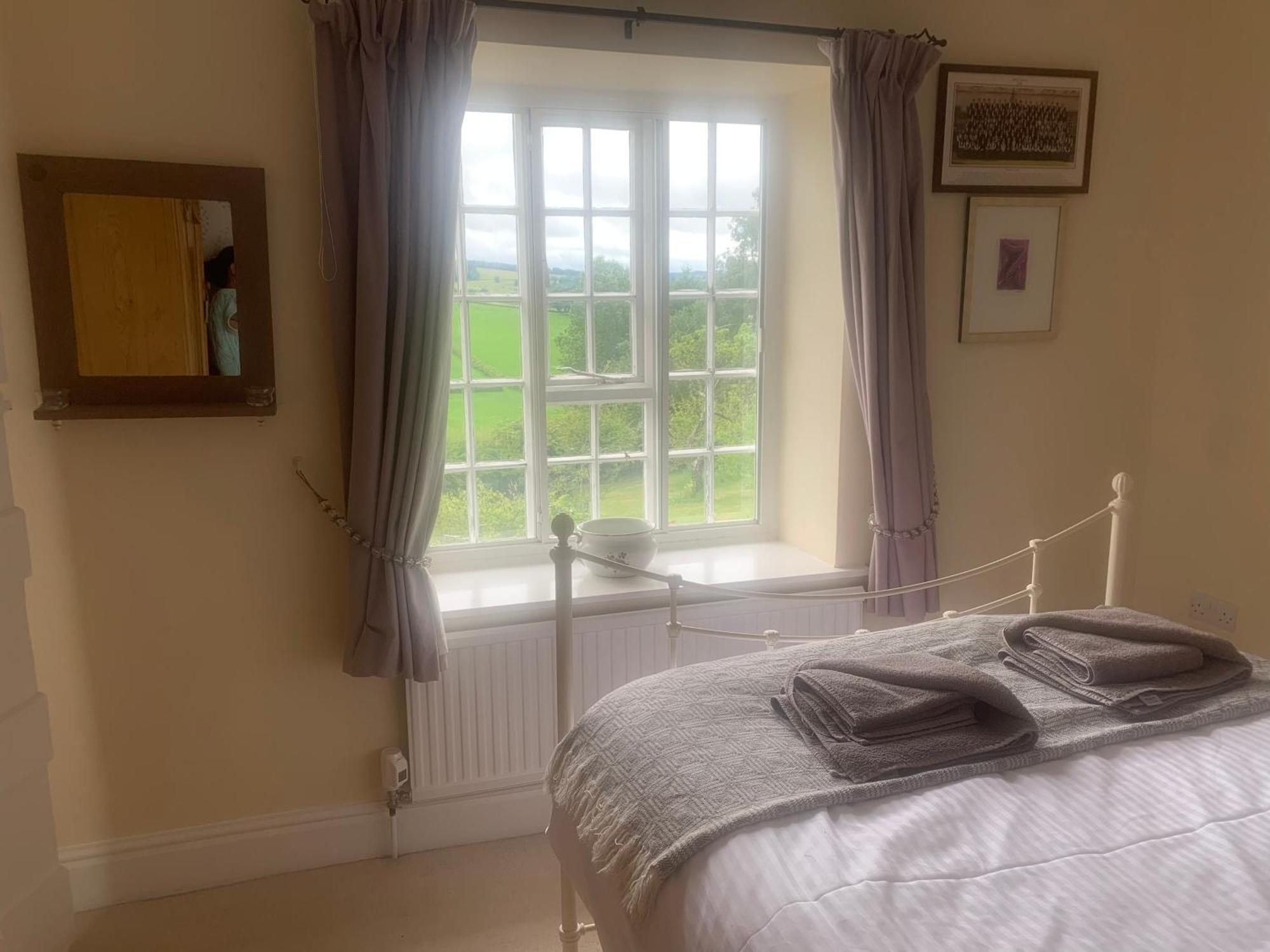 Mid-Wales Farmhouse, Swimming Pool, Tranquil Countryside Views, Sleeps 14 Meifod ภายนอก รูปภาพ